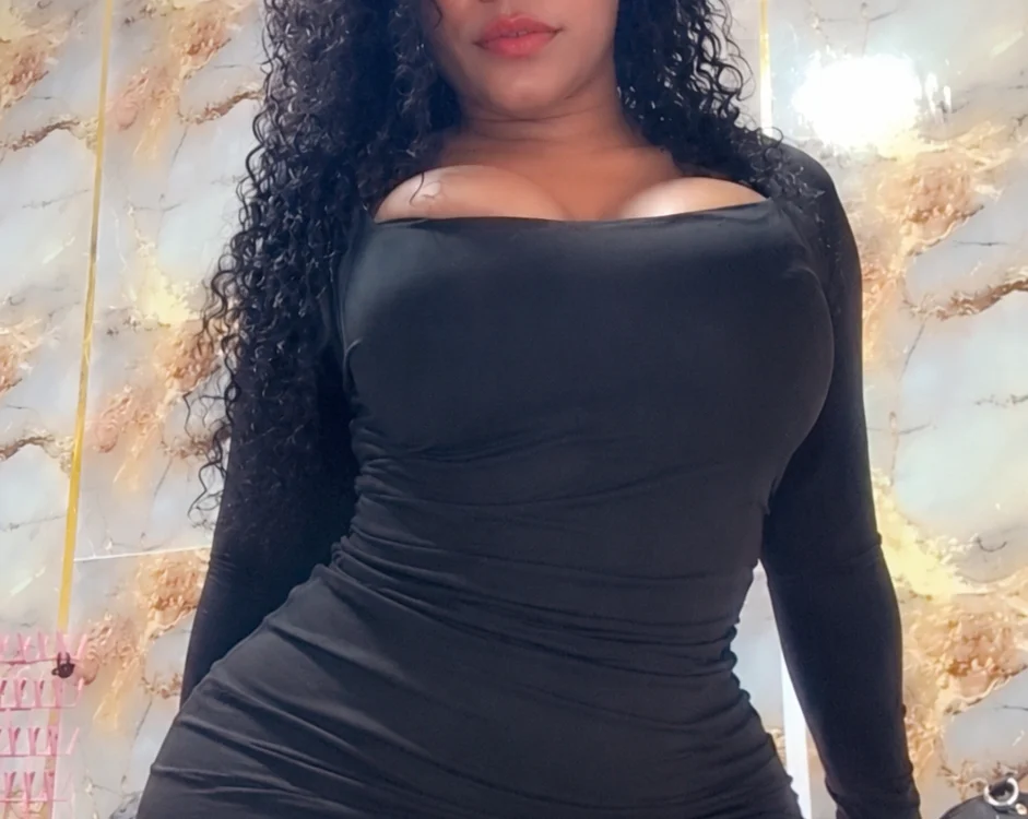 Chat +18 de zafiro_ebano ao vivo