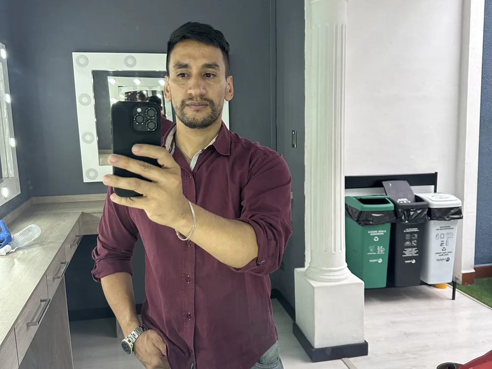 isaaczapatan Offline XXX chat