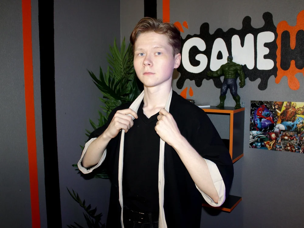 DanielSanders' Offline Chat Room
