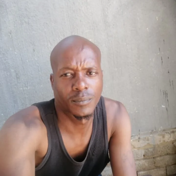 DaMike10: συνομιλία ΧΧΧ εκτός σύνδεσης