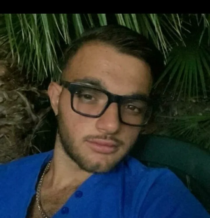 Francescodicristina44 Offline XXX-Chat