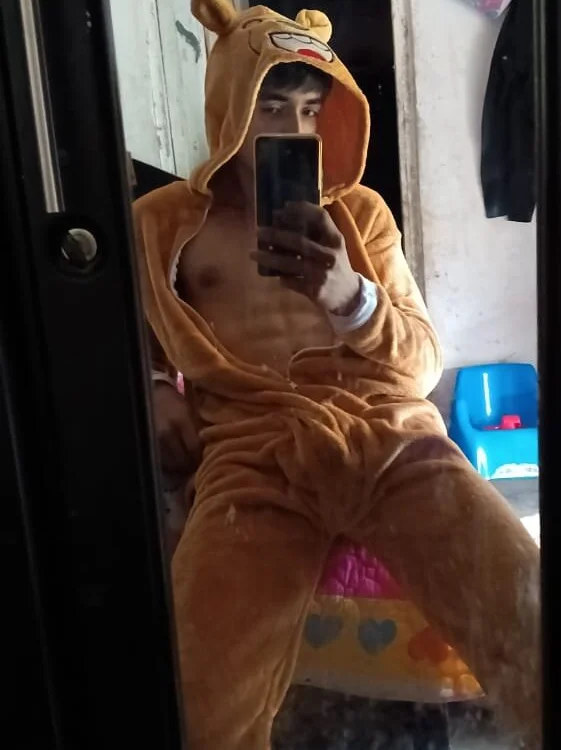 Hottie_Guy's Offline XXX Chat