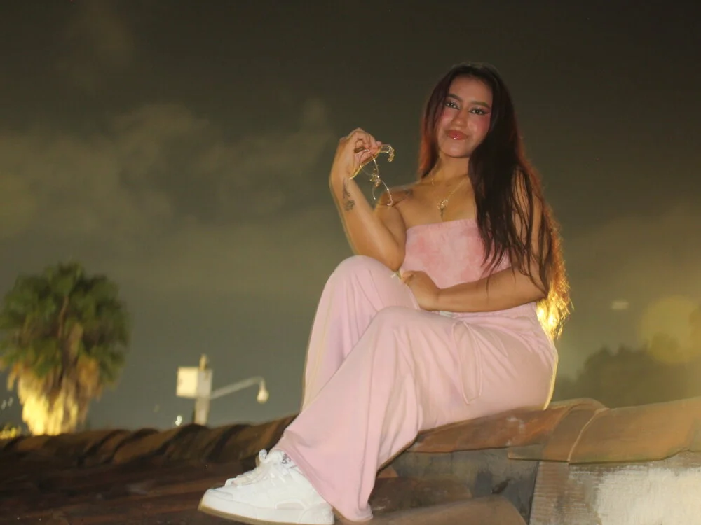 دردشة miss_aris الجنسية دون اتصال