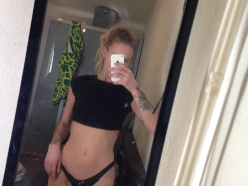 Playfullduo61's Offline Chat Room