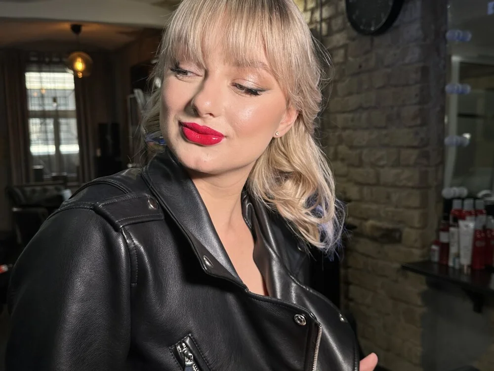 Offline XXX chat Queen_in_touch