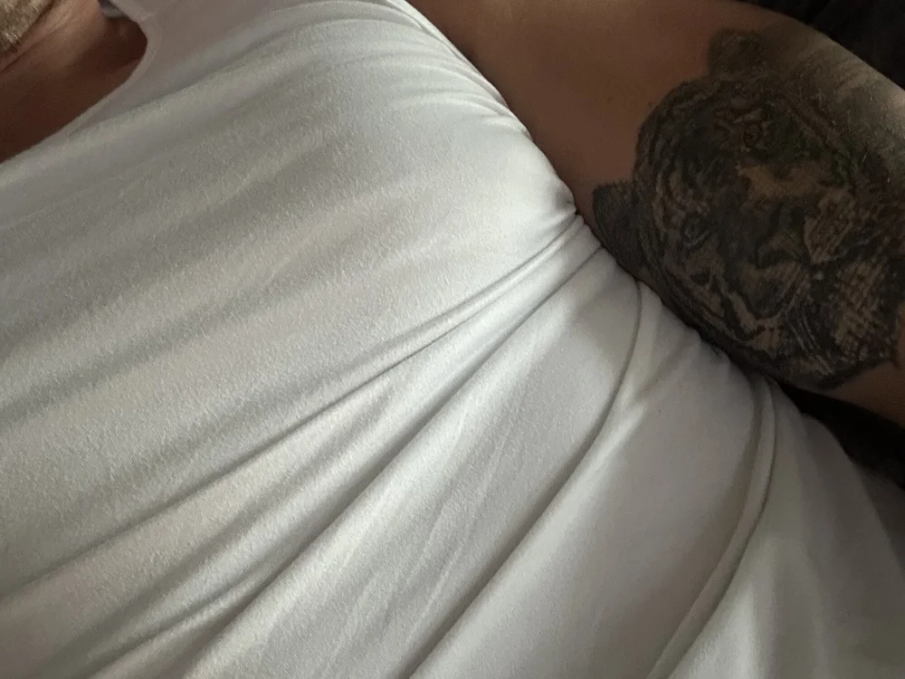 HornyandGirthyn Offline XXX chat