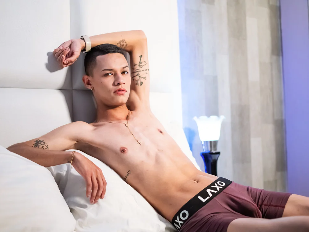 TadeoFostter offline XXX-chat