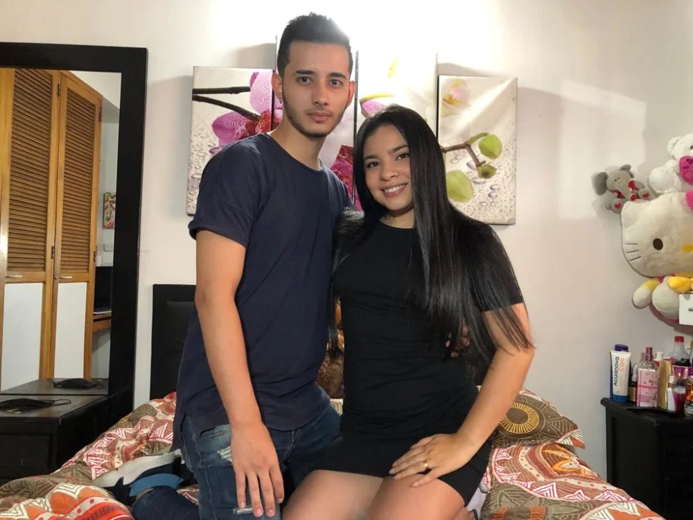 dahiana_and_andres982 Offline XXX-Chat
