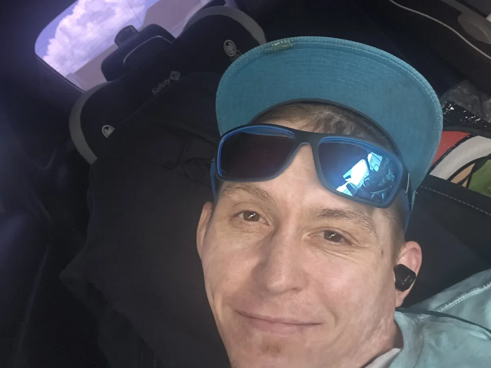 sandiclay9085's Offline Chat Room