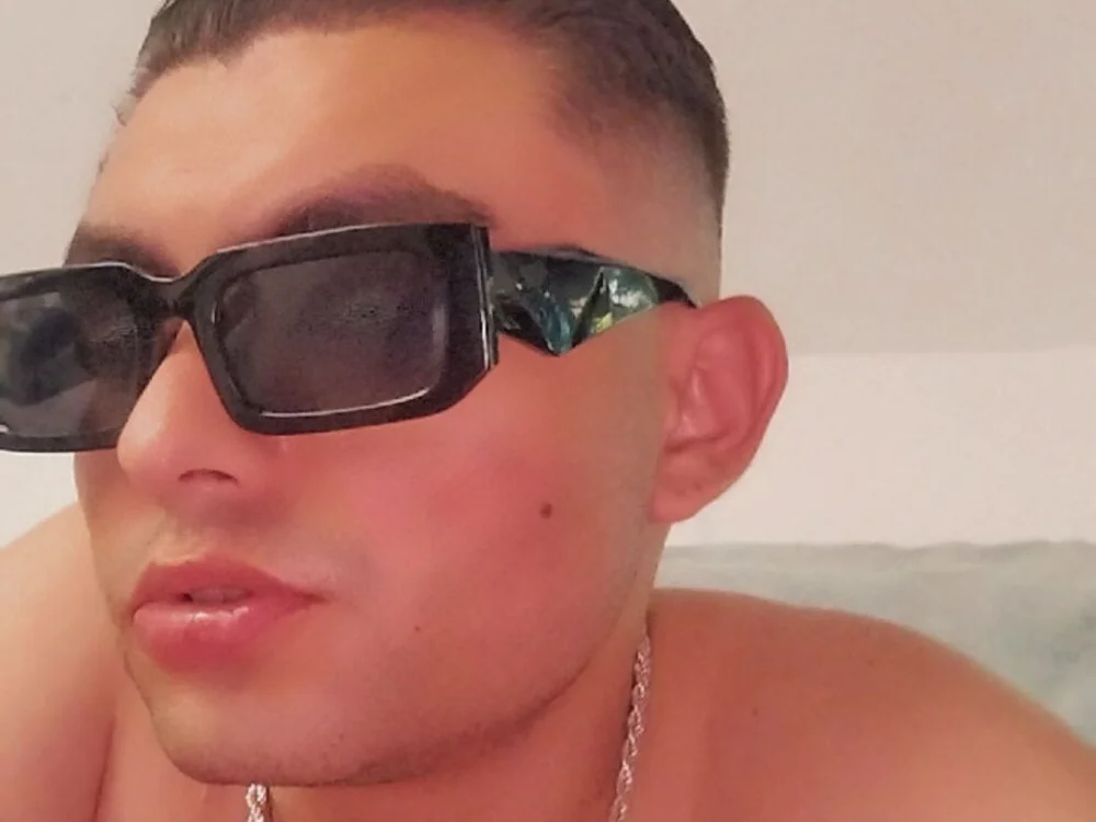 babyboii951 Offline XXX-chat