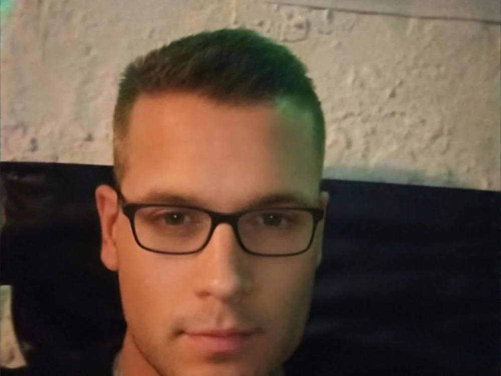 beenastee's Offline Chat Room