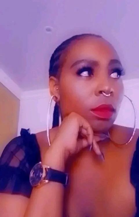 OyaOdeshia's Offline XXX Chat