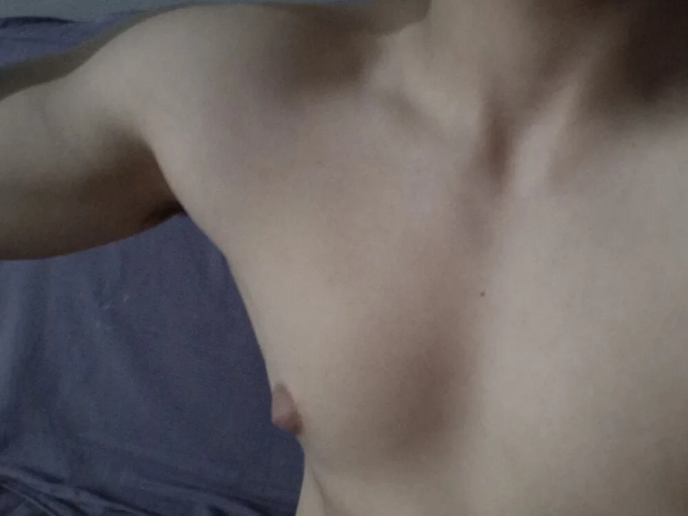 leila2003 離線 XXX 聊天