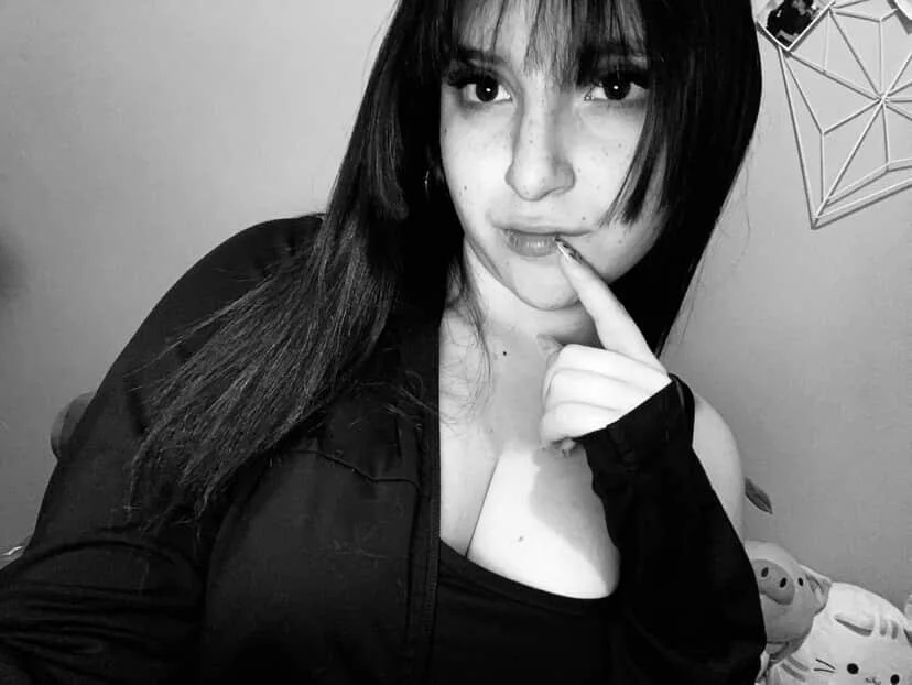 tthiarecitaa: офлайн-секс-чат