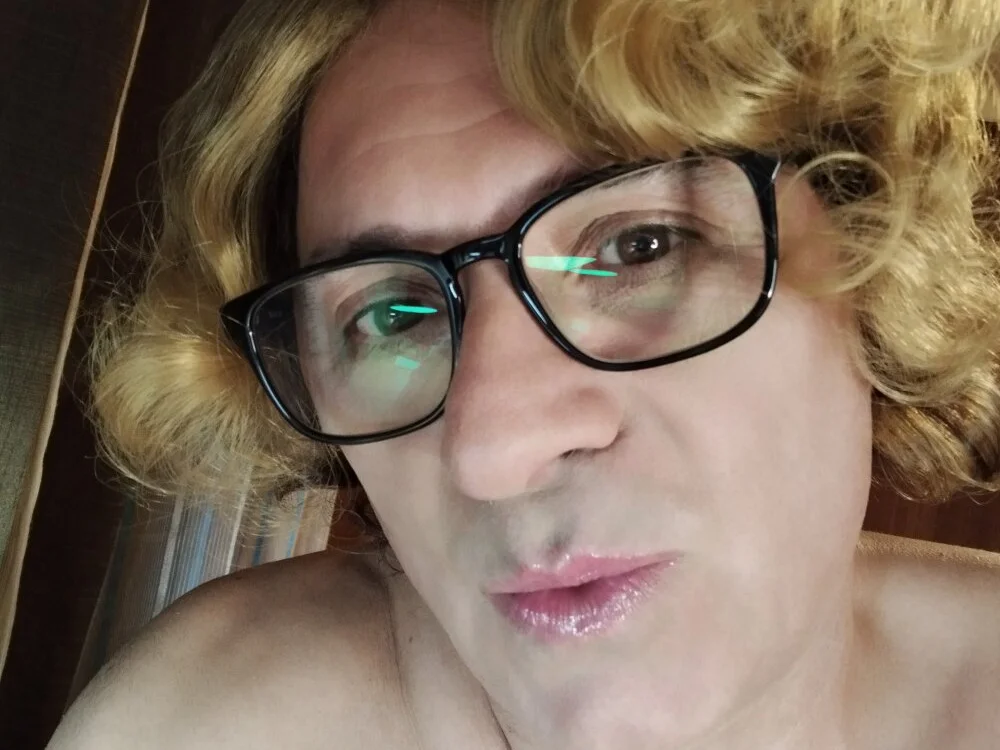 Good_Old_Guy Chat XXX offline