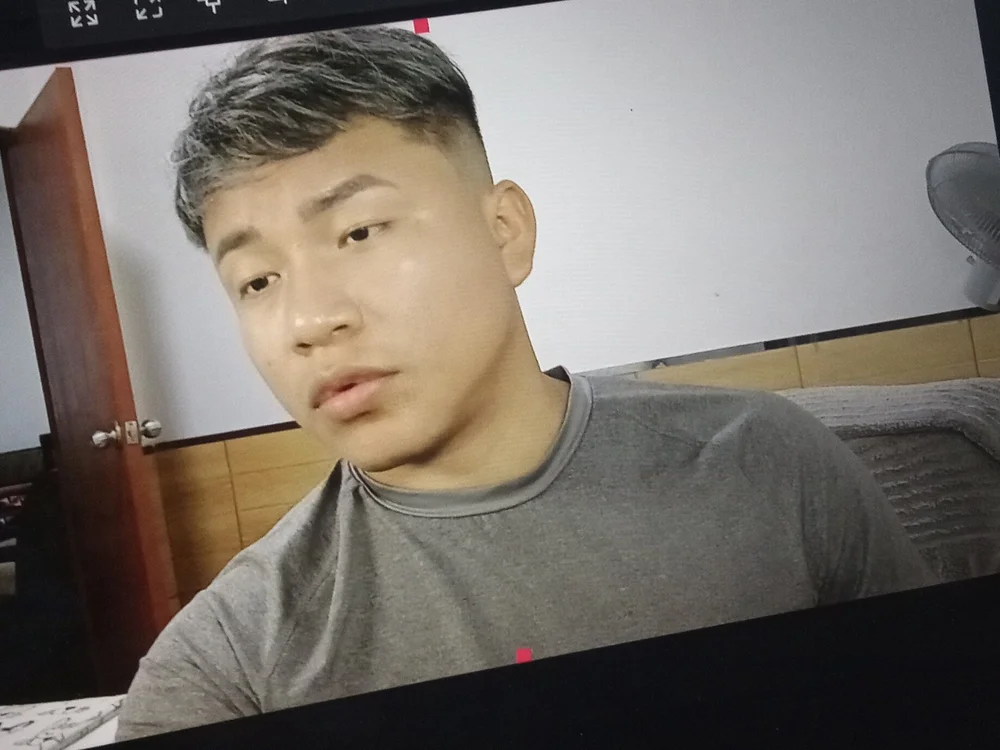 Sky_200000's Offline Chat Room