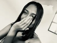 CHIQUIFLACA18's Offline XXX Chat