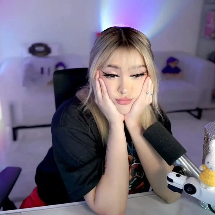 دردشة LEYLANIZZZ الجنسية دون اتصال