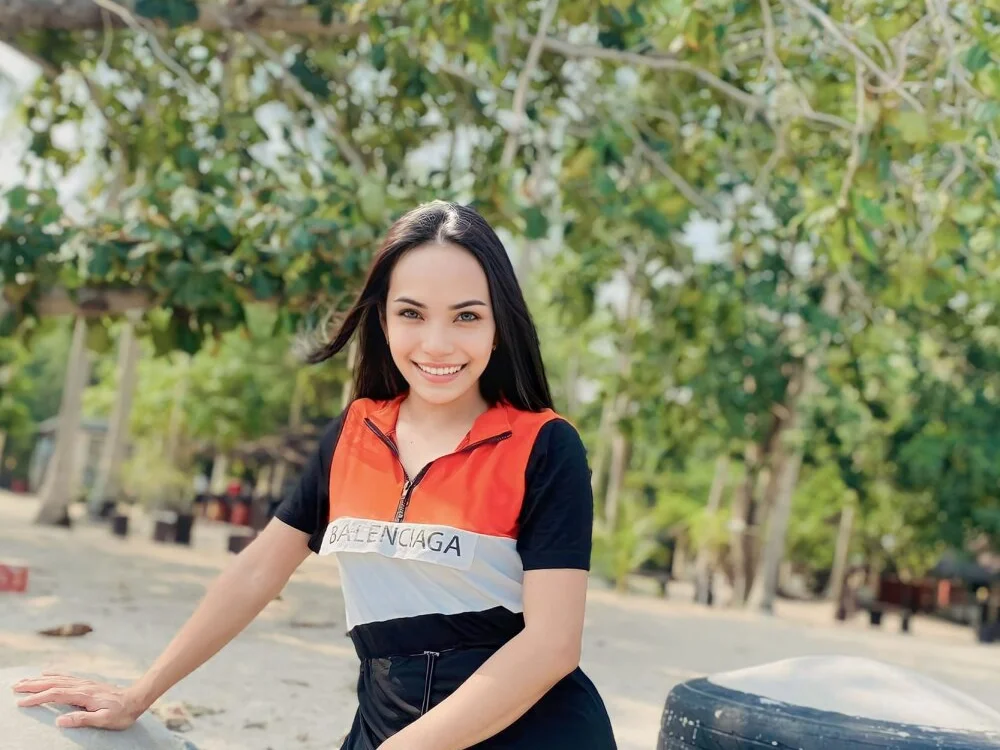 Offline XXX chat modela _peachesx_