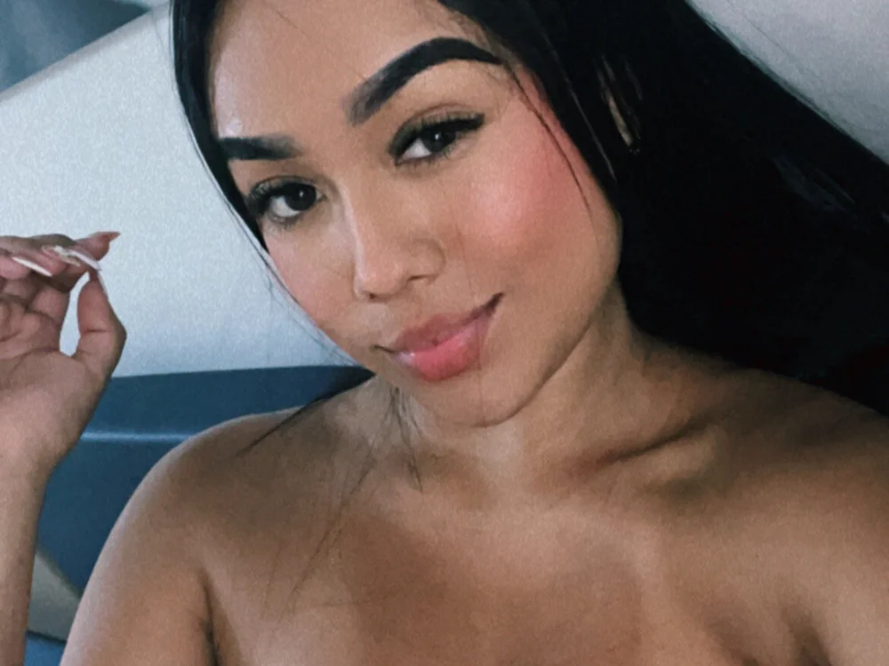 coral_tre Chat XXX offline