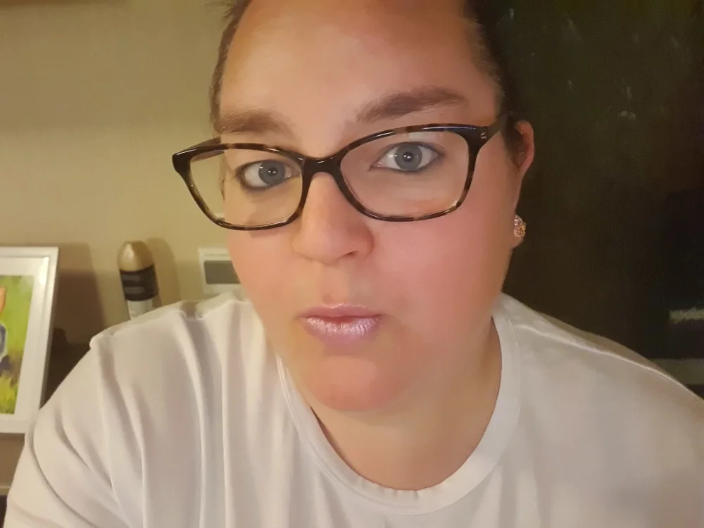 Minxy86's Offline Chat Room