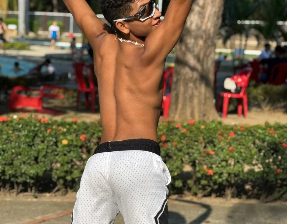 Latin_Femboy's Offline Chat Room