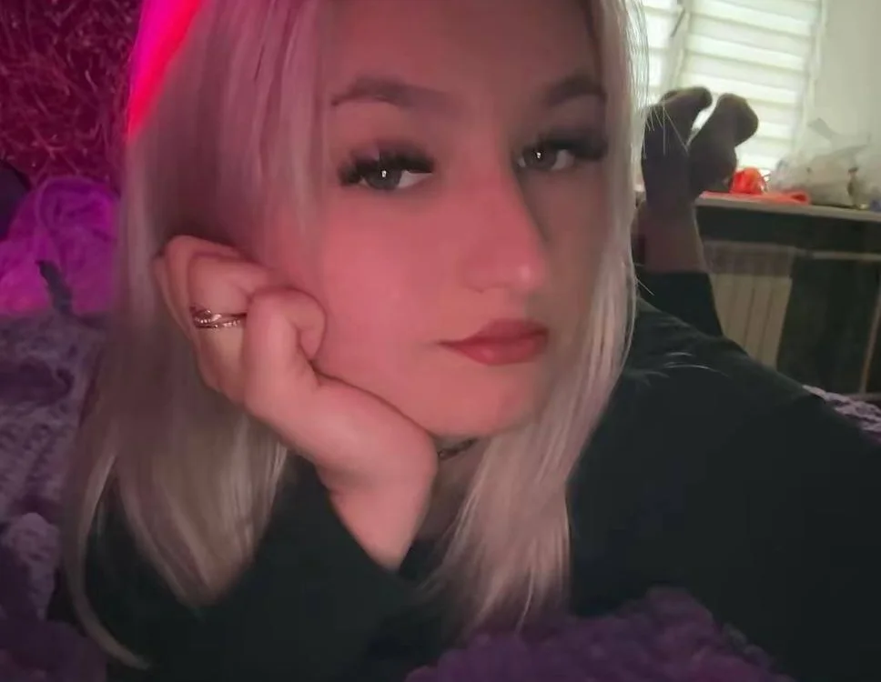 grase_neon Adlı Modelin Çevrimdışı XXX Sohbeti