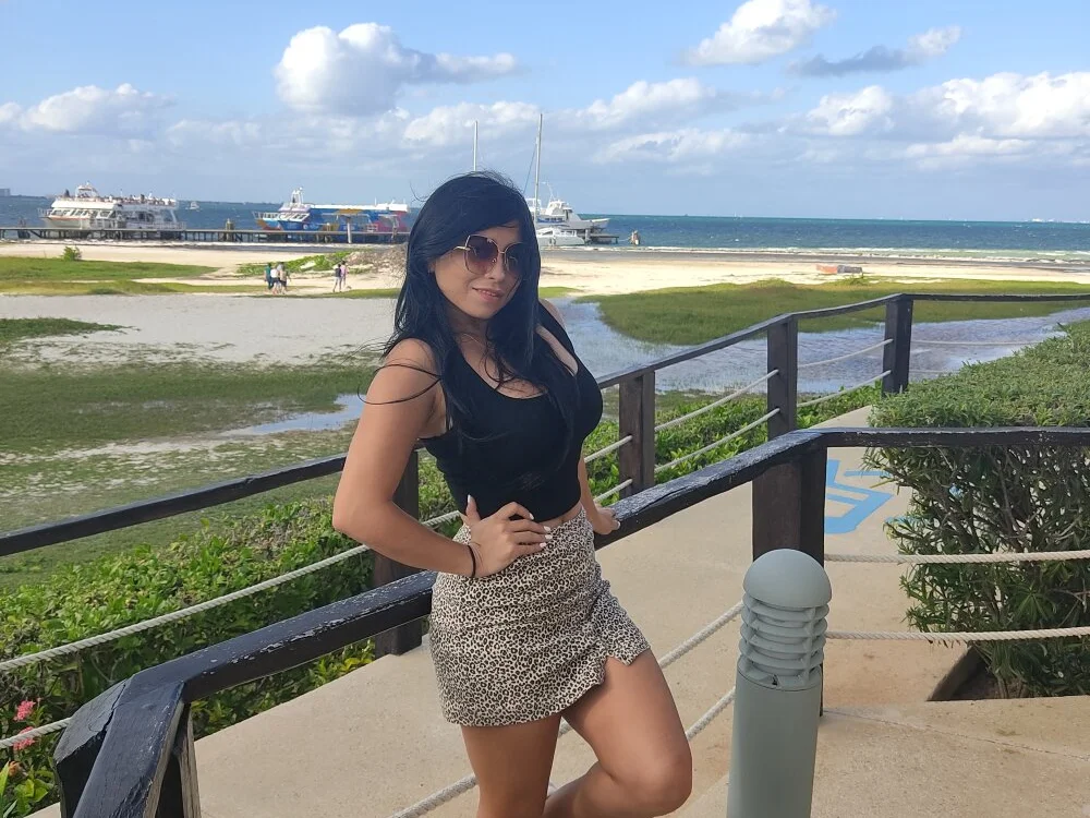 paolaluna03 Adlı Modelin Çevrimdışı XXX Sohbeti