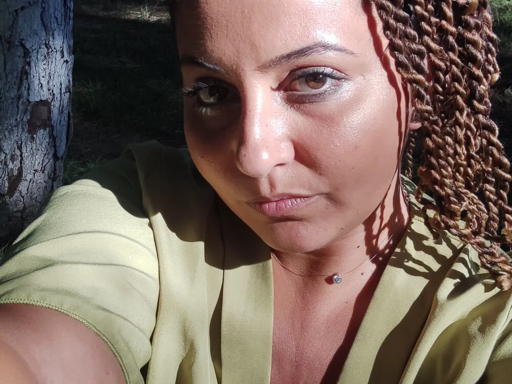 EllaVibe Chat XXX offline