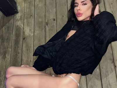 CarolBarker Adlı Modelin Çevrimdışı XXX Sohbeti