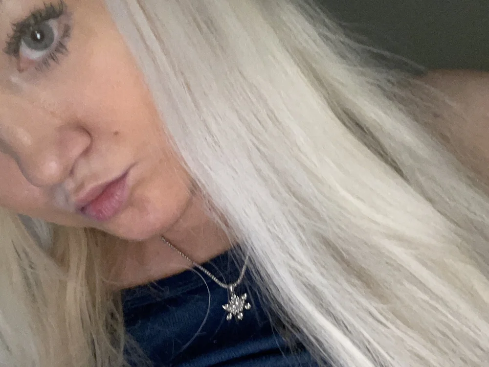 Bigtittyblonde00 offline chatrum