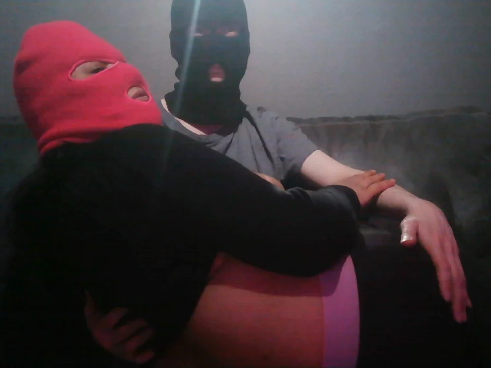 lola_en_guy offline XXX-chat