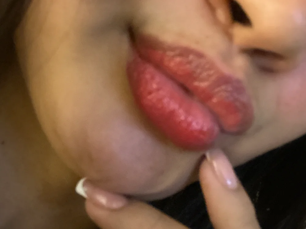 butt4rfly Adlı Modelin Çevrimdışı XXX Sohbeti