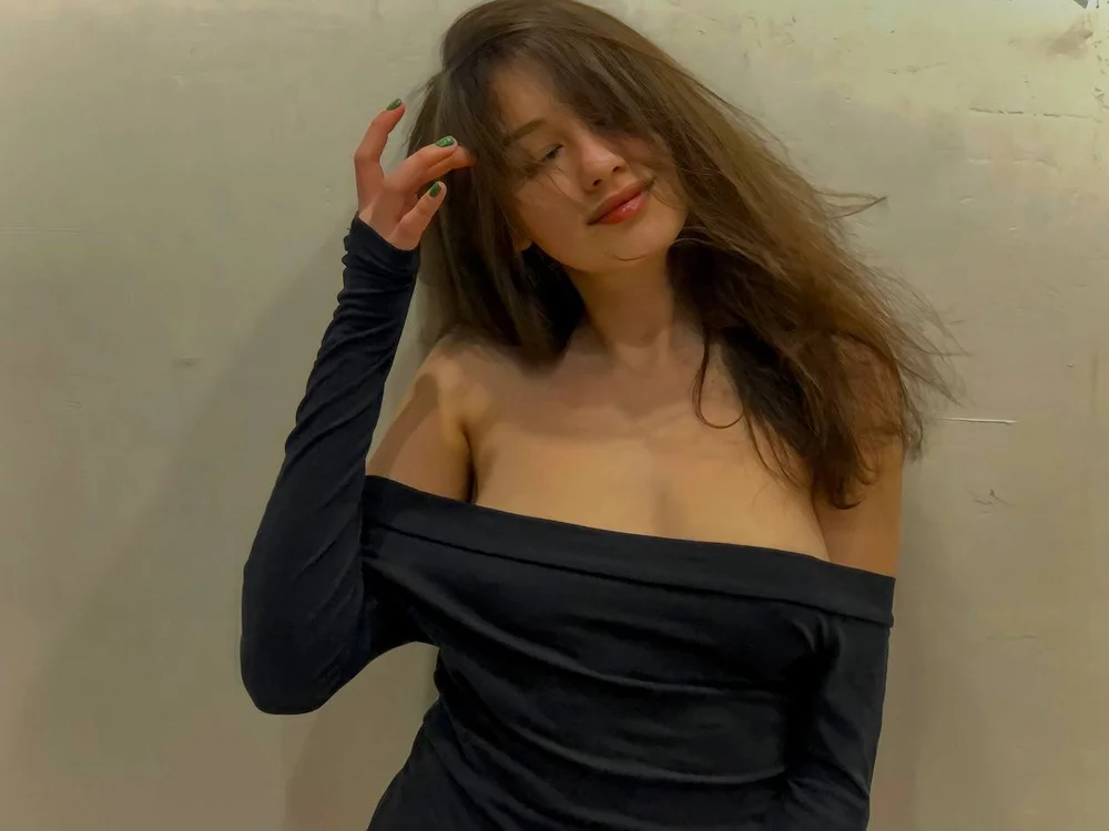 DarinaBarker's Offline XXX Chat