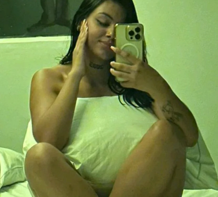 miley_aline's Offline Chat Room