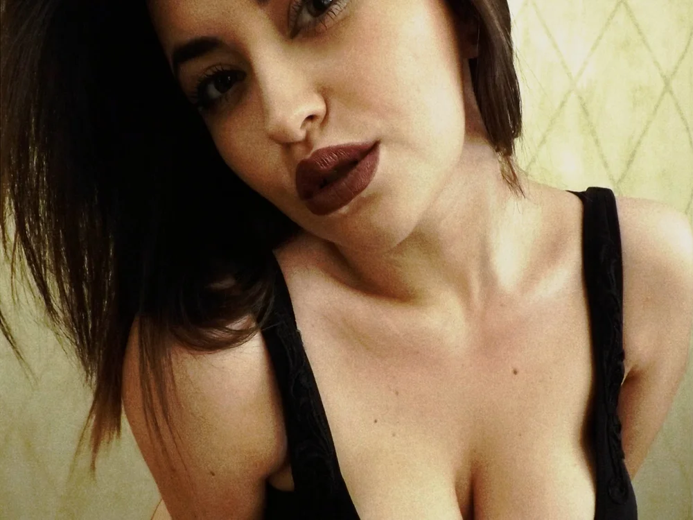 DearLola's Offline XXX Chat