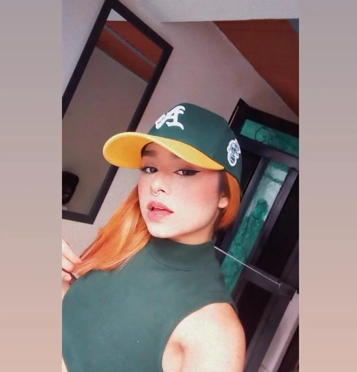 Chanell_smith's Offline XXX Chat