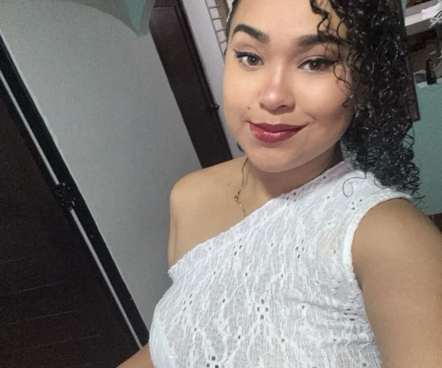 Prettyy_zoe's Offline Chat Room