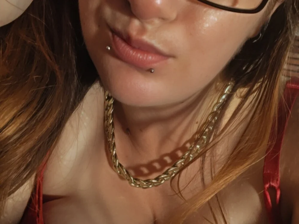 queenpeaches121's Offline XXX Chat