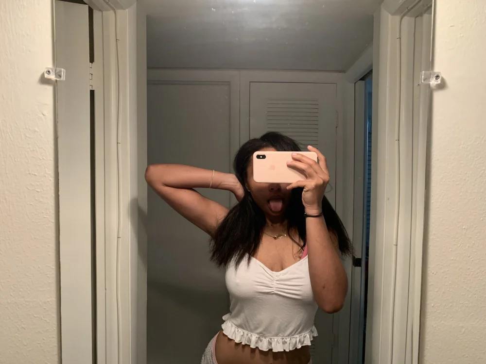 PillowPrincess444's Offline XXX Chat