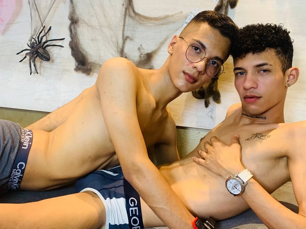 HottierVoys offline chatrum