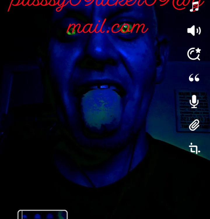 LvPussy69Licker69 Chat XXX Ngoại tuyến