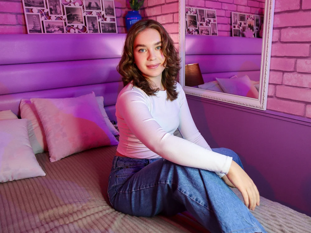 AdelineJons' Offline XXX Chat