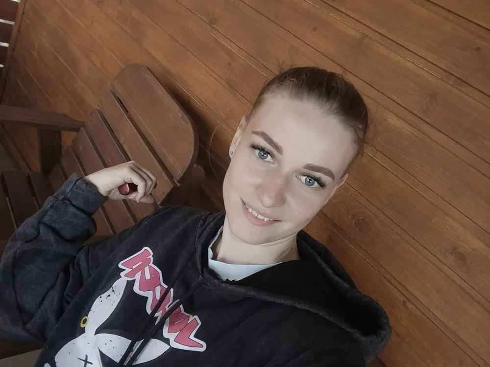 Debbie_Elly's Offline Chat Room