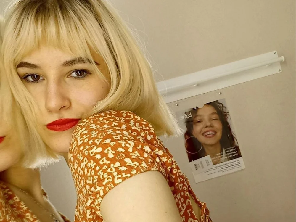 Lillyraye's Offline Chat Room