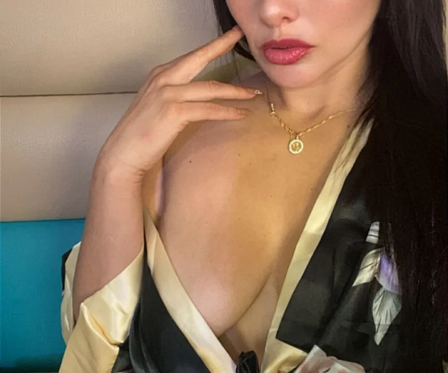 Terra__Rouse_'s Live XXX Chat