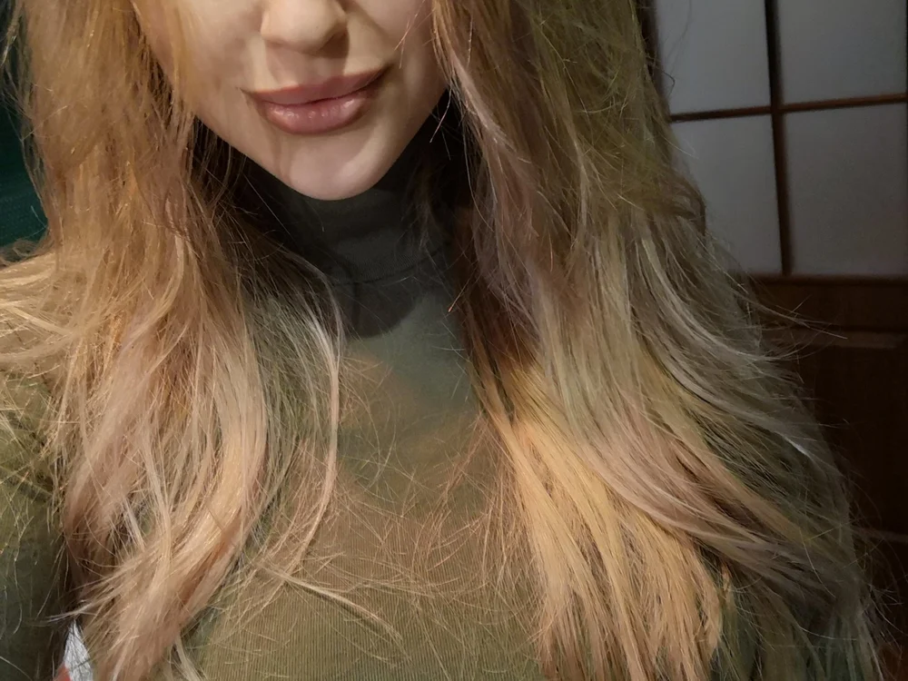 LolaHolmes' Offline Chat Room