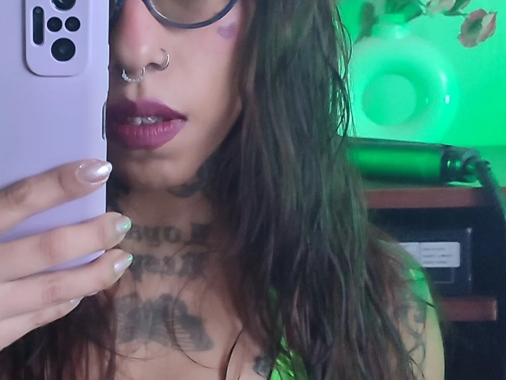 Jess_tattoo11 Chat XXX Ngoại tuyến