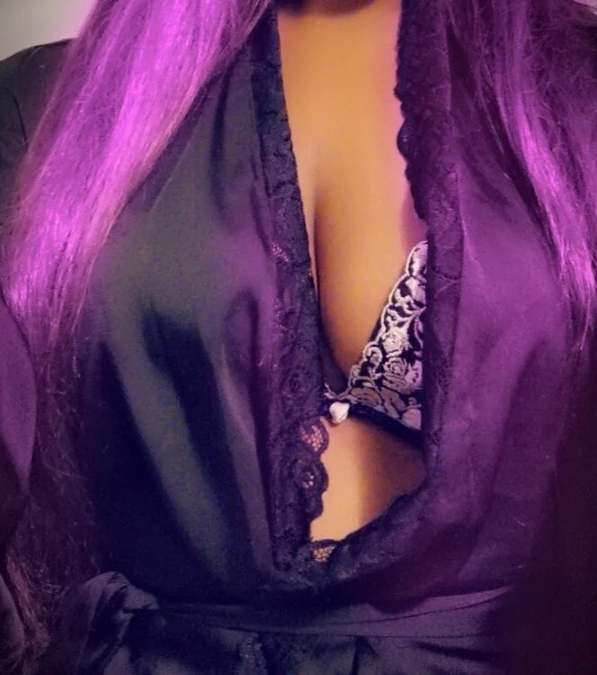 Cleopatra_mod's Offline Chat Room