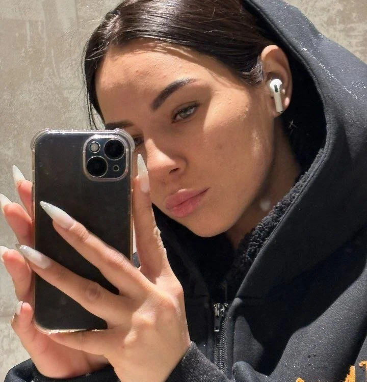 ElaraTiara offline XXX-chat